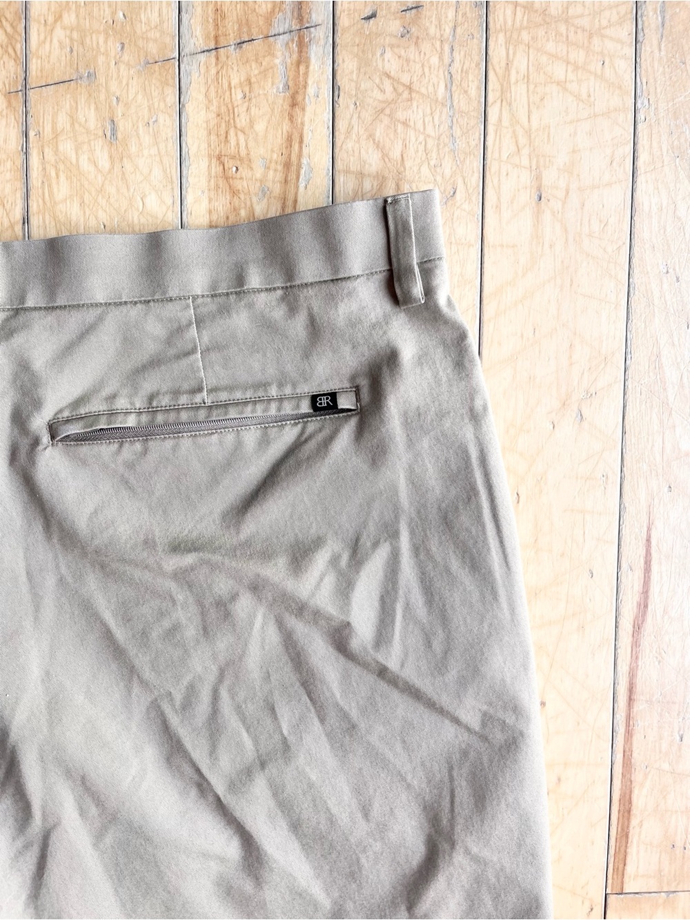 Banana Republic Classic Beige Chino Shorts Size 42 - Picture 5 of 7